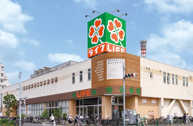 ライフ六町駅前店